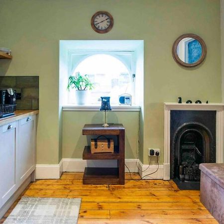 Spacious City Centre Apartment Full Of Character インヴァネス エクステリア 写真