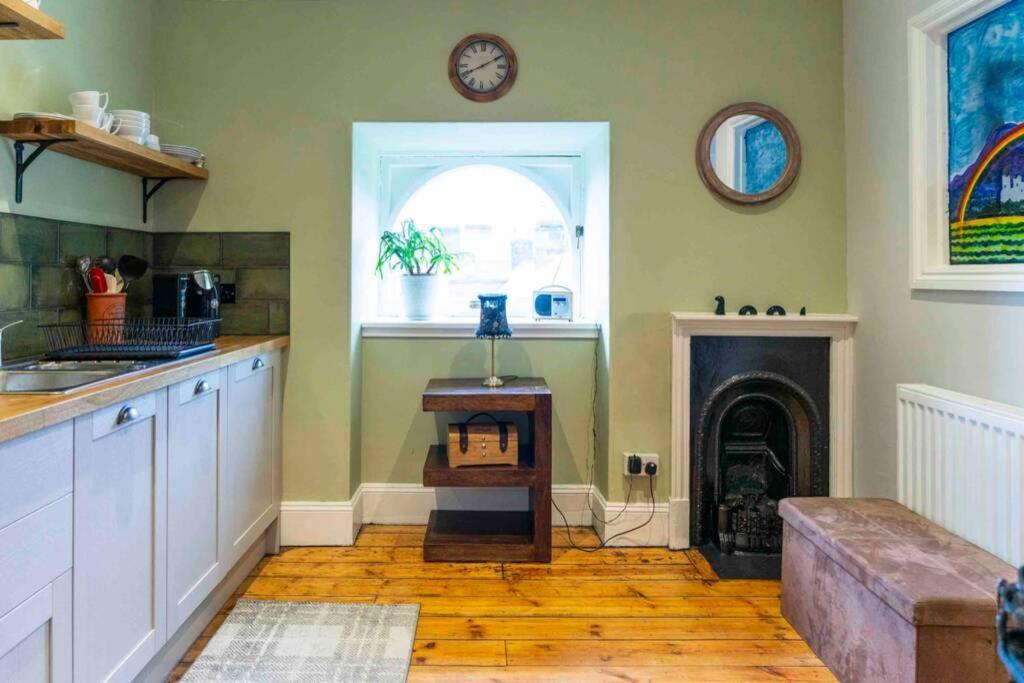Spacious City Centre Apartment Full Of Character インヴァネス エクステリア 写真