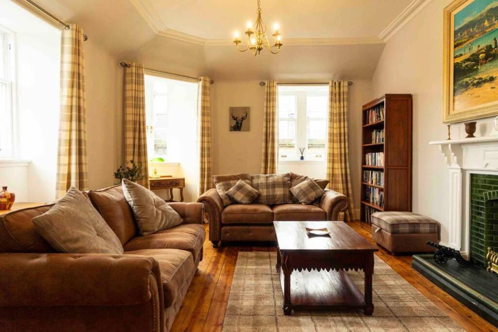 Spacious City Centre Apartment Full Of Character インヴァネス エクステリア 写真