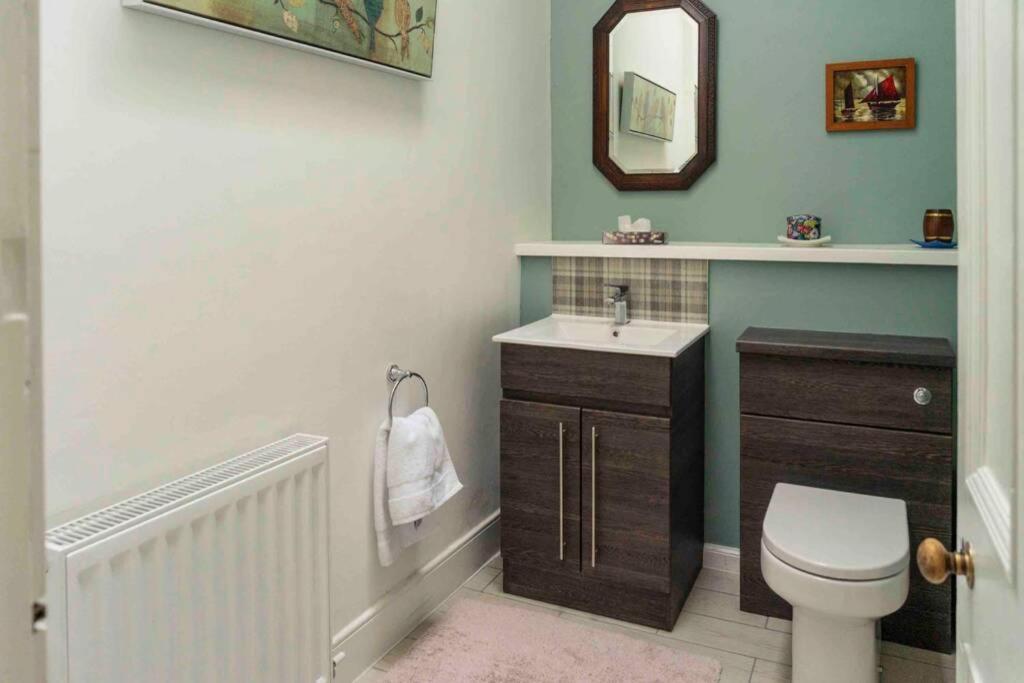 Spacious City Centre Apartment Full Of Character インヴァネス エクステリア 写真