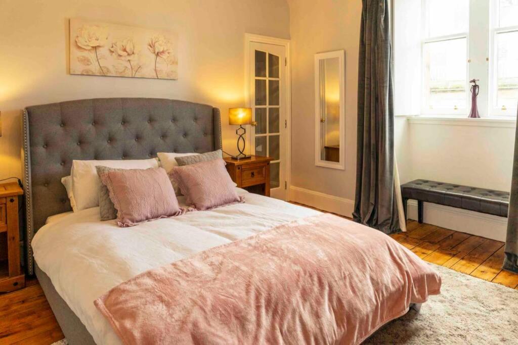 Spacious City Centre Apartment Full Of Character インヴァネス エクステリア 写真