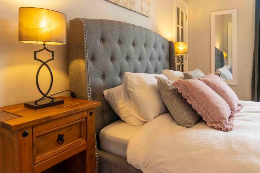 Spacious City Centre Apartment Full Of Character インヴァネス エクステリア 写真