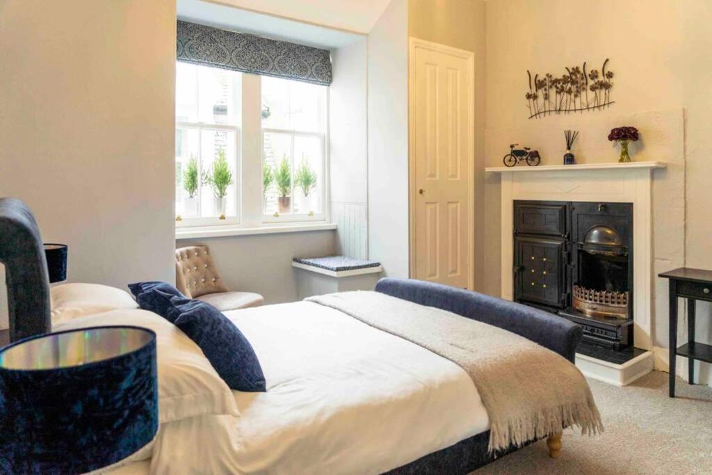 Spacious City Centre Apartment Full Of Character インヴァネス エクステリア 写真